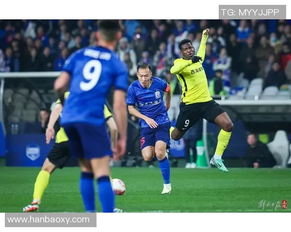 上海海港与上海申花激战正酣 双方争锋再续城市德比火热对决