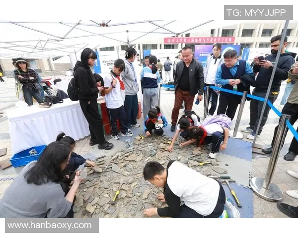 围绕足球俱乐部发展路径的现代化管理创新探索与实践策略研究分析