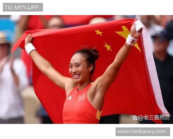 跳水运动的力量与美感探索运动员背后的坚持与荣耀之旅